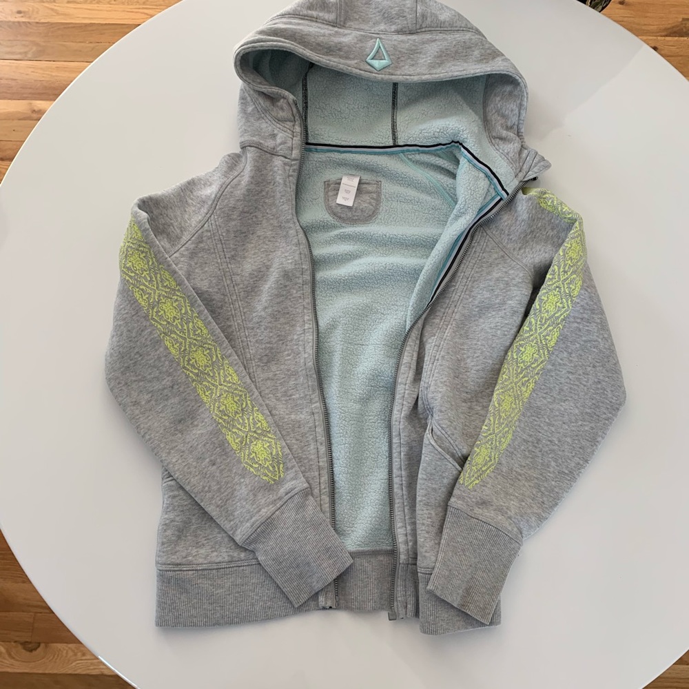 Ivivva Sweatshirt